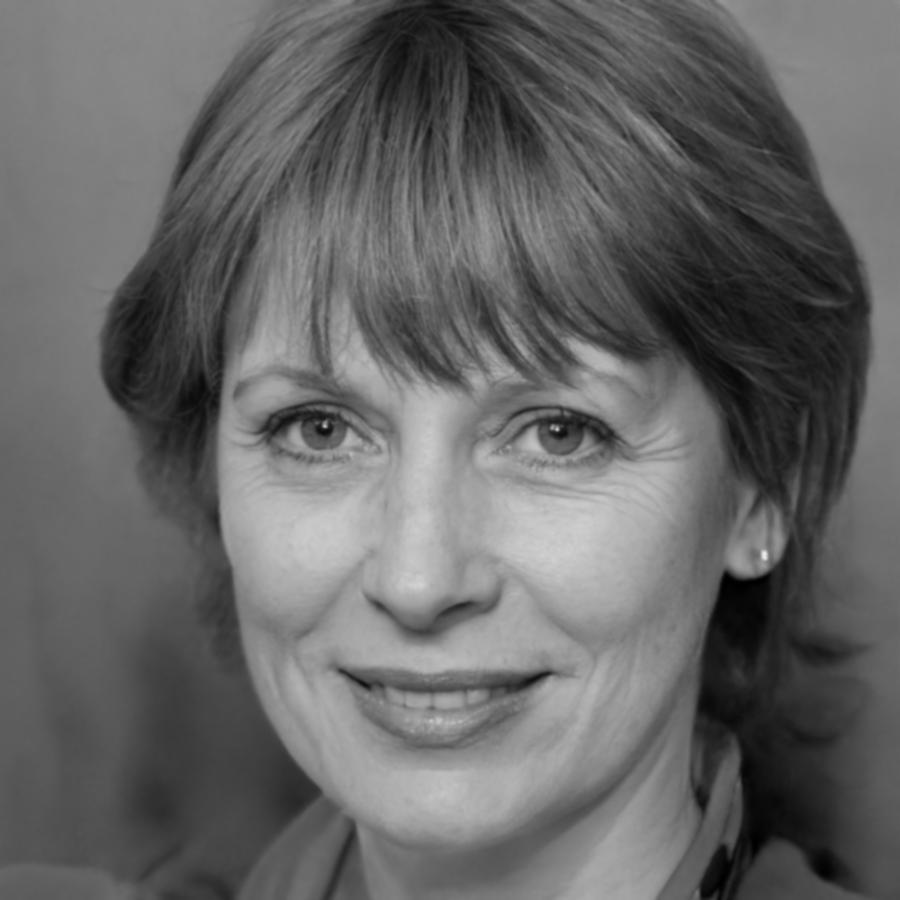 Indira Novakova - Compliance Expert